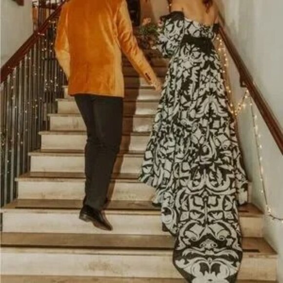 Rue De Seine Hayden is a totally modern A-line gown - Picture 4 of 4